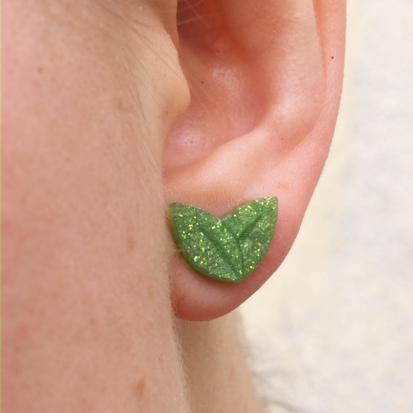 Glitter Leaf Manget Earrings